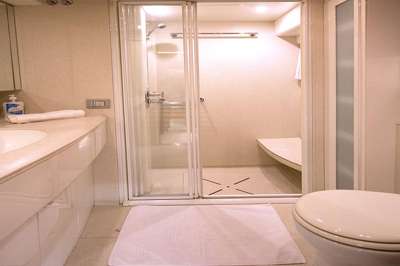 Book yachts online - motorboat - Maiora 24 - 24M Deluxe Maiora Motoryacht - rent