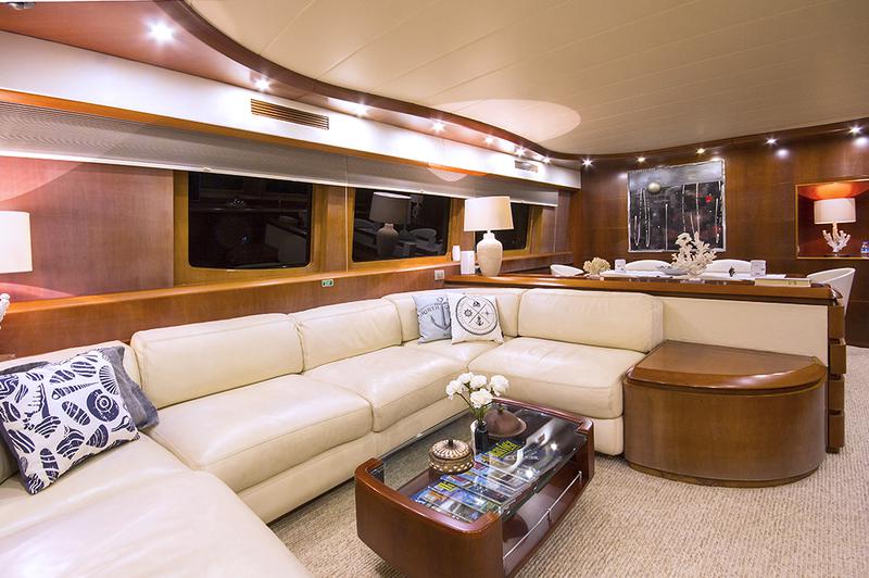 Book yachts online - motorboat - Maiora 24 - 24M Deluxe Maiora Motoryacht - rent
