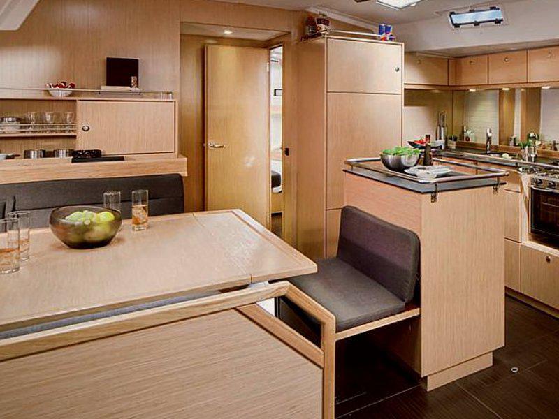 Book yachts online - sailboat - Bavaria Cruiser 55 - EC- 55B-10-G - rent