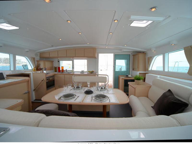 Book yachts online - catamaran - Lagoon 440/6 cab - EC- L44-09-G - rent