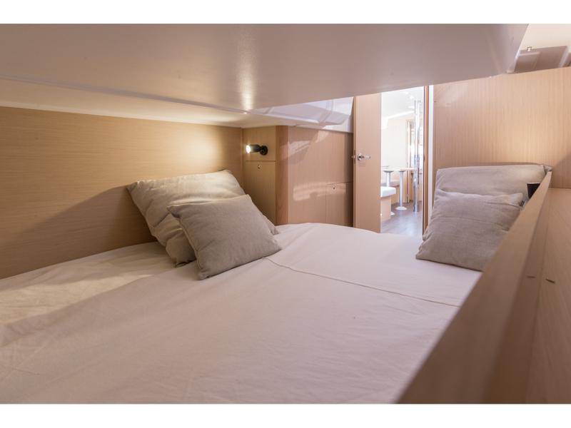 Book yachts online - sailboat - Oceanis 38.1 - SAILOR JUPITER - rent