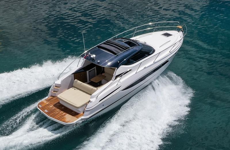 Book yachts online - motorboat - Focus Power 36 Hard Top - m/y GOLEM I - rent