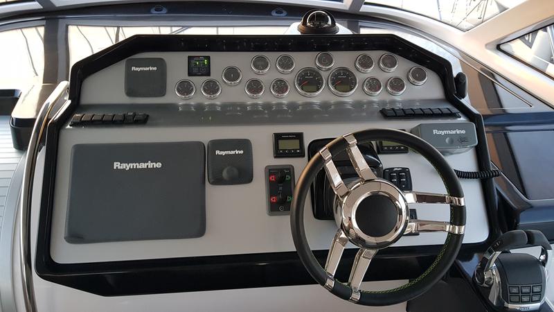 Book yachts online - motorboat - Focus Power 44 Hard Top - m/y Phoenix I - rent