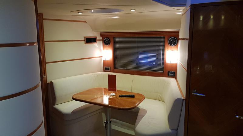 Book yachts online - motorboat - Focus Power 44 Hard Top - m/y Phoenix I - rent
