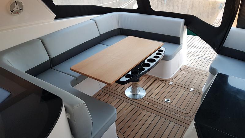 Book yachts online - motorboat - Focus Power 44 Hard Top - m/y Phoenix I - rent