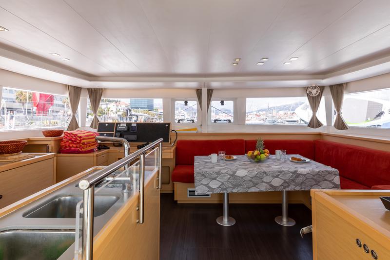 Book yachts online - catamaran - Lagoon 450 (2014) equipped with generator, A/C (saloon) - MUSTRA I - rent