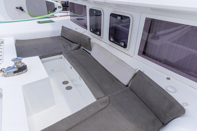 Book yachts online - catamaran - Lagoon 450 (2014) equipped with generator, A/C (saloon) - MUSTRA I - rent