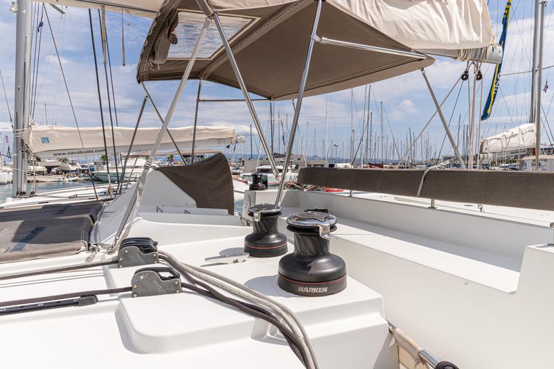 Book yachts online - catamaran - Lagoon 450 (2014) equipped with generator, A/C (saloon) - MUSTRA I - rent