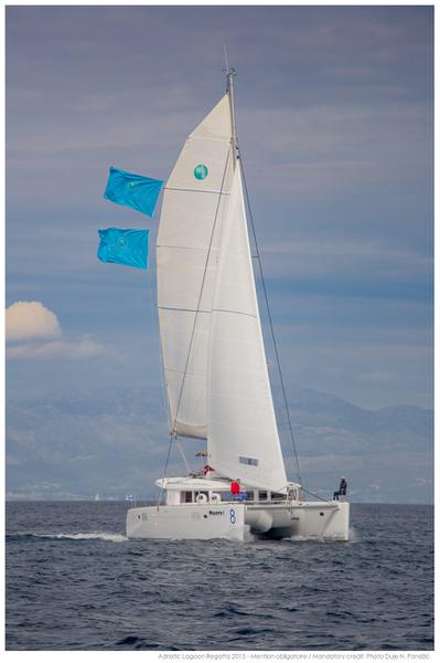 Book yachts online - catamaran - Lagoon 450 (2014) equipped with generator, A/C (saloon) - MUSTRA I - rent