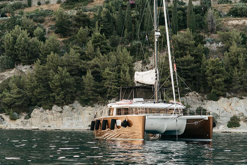 Book yachts online - catamaran - Lagoon 450 F (2016)equipped with generator, A/C (saloon+cabins), ice maker, dishwasher,water maker, microwave oven,  2 S.U.P., underwater lights, bow thruster - PRINCESS IVA - rent