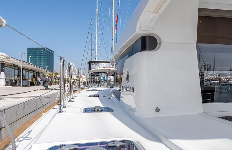Book yachts online - catamaran - Lagoon 40 (2021) - BYE BYE - rent