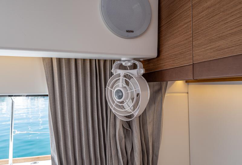 Book yachts online - catamaran - Lagoon 40 (2021) - BYE BYE - rent