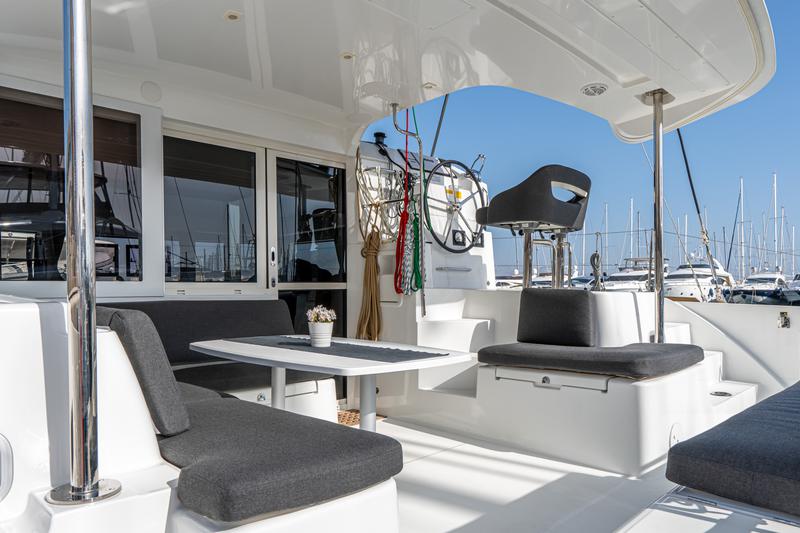 Book yachts online - catamaran - Lagoon 40 (2021) - BYE BYE - rent