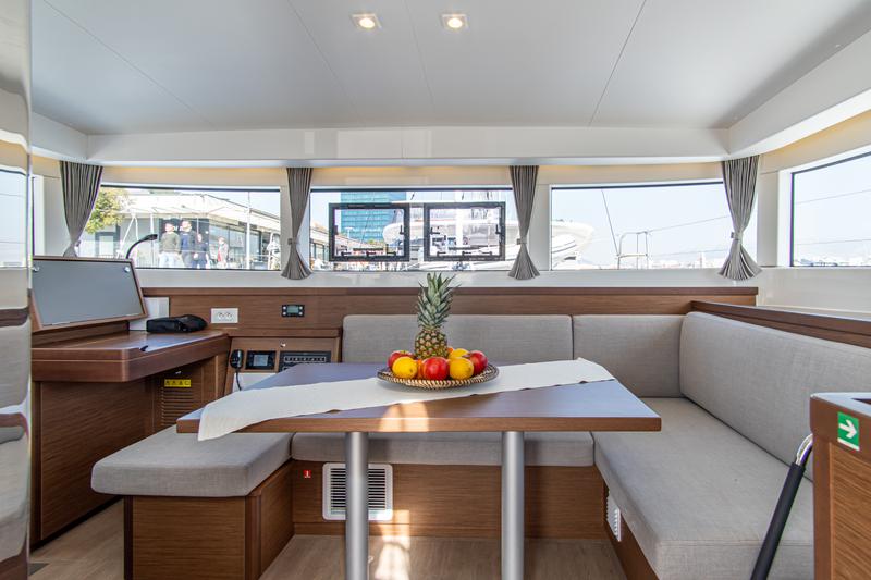 Book yachts online - catamaran - Lagoon 40 (2021) - BYE BYE - rent