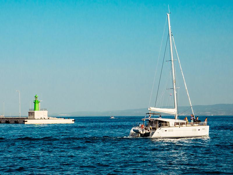 Book yachts online - catamaran - Lagoon 400 S2 (2013) - BABULICA - rent