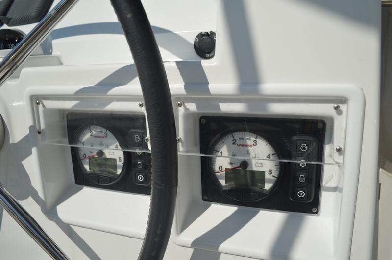Book yachts online - catamaran - Lagoon 400 S2 (2013) - BABULICA - rent