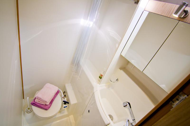 Book yachts online - catamaran - Lagoon 400 S2 (2013) - BABULICA - rent