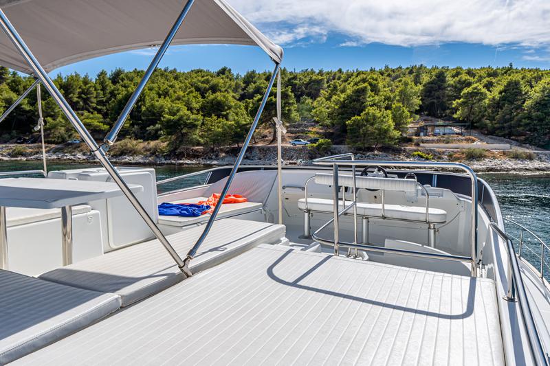 Book yachts online - powercatamaran - Lagoon power 44 (2006) - 2020 total refit - DUPLA - rent