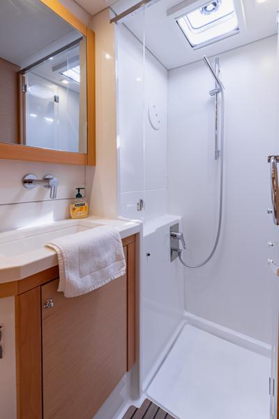 Book yachts online - catamaran - Lagoon 450 F (2017) equipped with generator, A/C (saloon+cabins), ice maker, dishwasher,water maker, microwave oven,  2 S.U.P, kayak,  underwater lights, bow thruster - PRINCESS KARLA I - rent