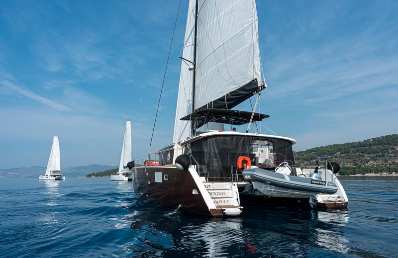 Book yachts online - catamaran - Lagoon 450 F (2017) equipped with generator, A/C (saloon+cabins), ice maker, dishwasher,water maker, microwave oven,  2 S.U.P, kayak,  underwater lights, bow thruster - PRINCESS KARLA I - rent