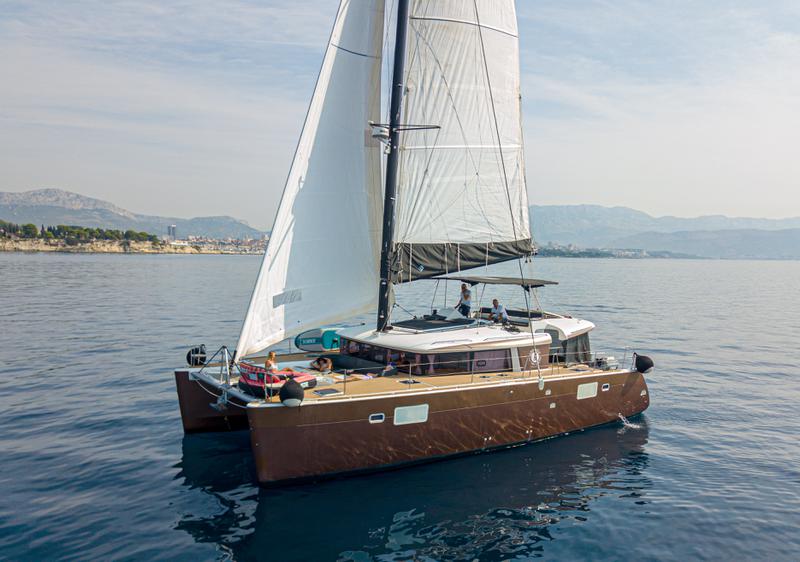 Book yachts online - catamaran - Lagoon 450 F (2017) equipped with generator, A/C (saloon+cabins), ice maker, dishwasher,water maker, microwave oven,  2 S.U.P, kayak,  underwater lights, bow thruster - PRINCESS KARLA I - rent