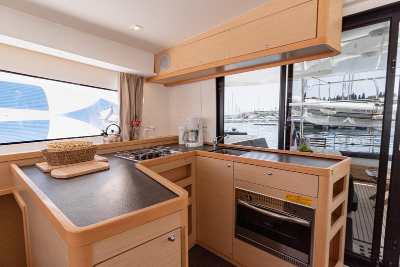 Book yachts online - catamaran - Lagoon 42 (2019) MALA KATE I equipped with generator, A/C (saloon) - MALA KATE I - rent