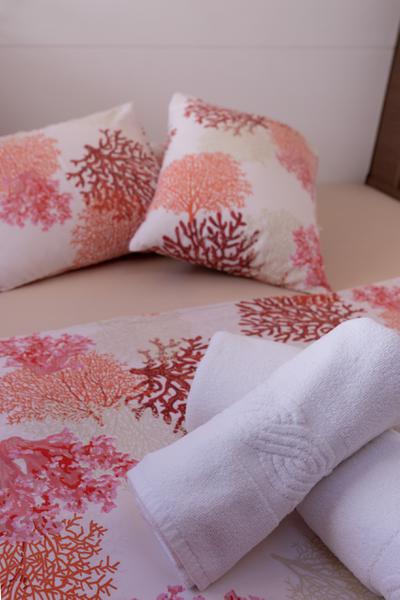 Book yachts online - catamaran - Lagoon 46 (2020) equipped with generator, A/C (saloon+cabins), ice maker, microwave oven, dishwasher - HANGOVER - rent