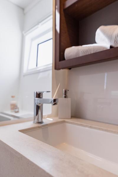 Book yachts online - catamaran - Lagoon 46 (2020) equipped with generator, A/C (saloon+cabins), ice maker, microwave oven, dishwasher - HANGOVER - rent