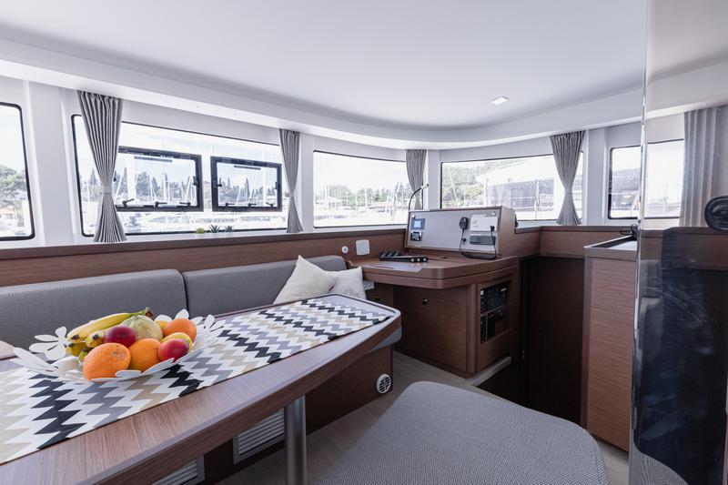 Book yachts online - catamaran - Lagoon 42 (2020) equipped with generator, A/C (saloon+cabins),water maker, microwave oven with grill - HAPPY KEY - rent