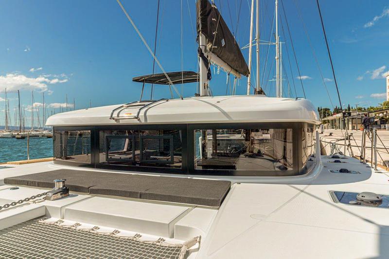 Book yachts online - catamaran - Lagoon 40 (2020) equipped with a/c (salon), generator - SAILOR MOON - rent