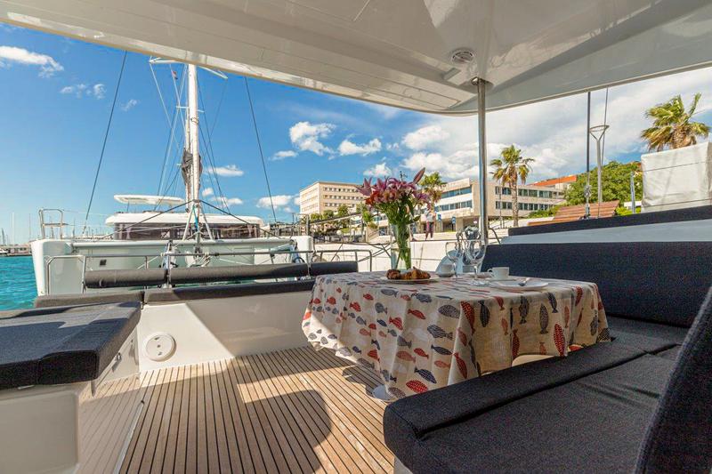 Book yachts online - catamaran - Lagoon 40 (2020) equipped with a/c (salon), generator - SAILOR MOON - rent