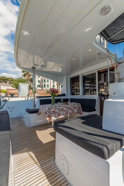 Book yachts online - catamaran - Lagoon 40 (2020) equipped with a/c (salon), generator - SAILOR MOON - rent