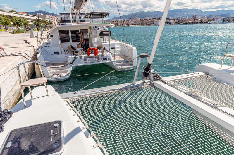 Book yachts online - catamaran - Lagoon 40 (2020) equipped with a/c (salon), generator - SAILOR MOON - rent