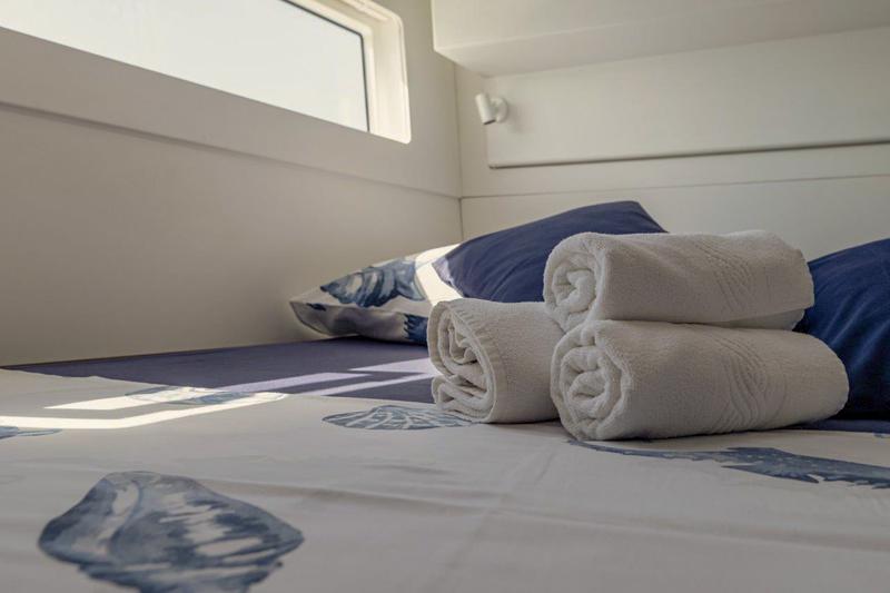 Book yachts online - catamaran - Lagoon 40 (2020) equipped with a/c (salon), generator - SAILOR MOON - rent