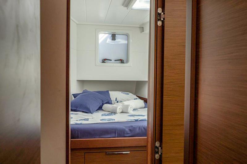 Book yachts online - catamaran - Lagoon 40 (2020) equipped with a/c (salon), generator - SAILOR MOON - rent