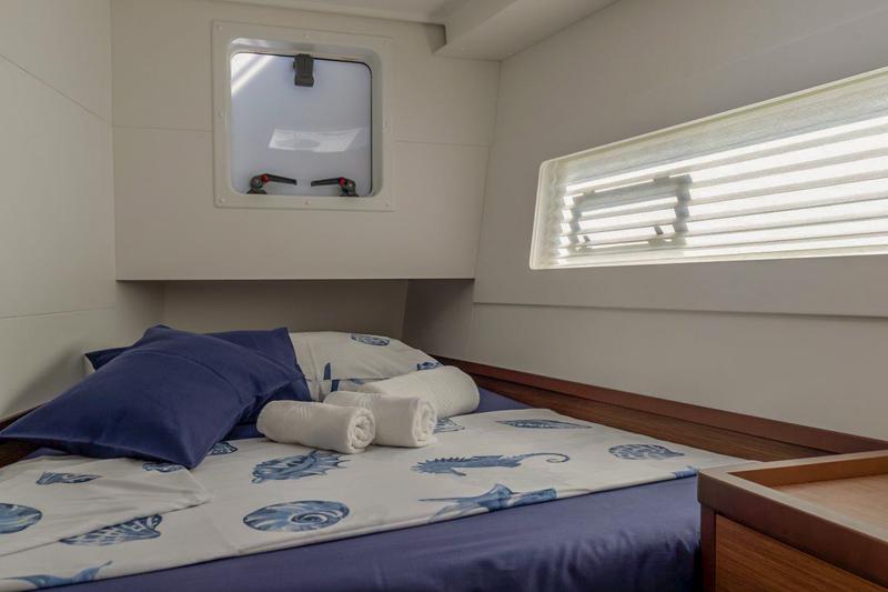 Book yachts online - catamaran - Lagoon 40 (2020) equipped with a/c (salon), generator - SAILOR MOON - rent