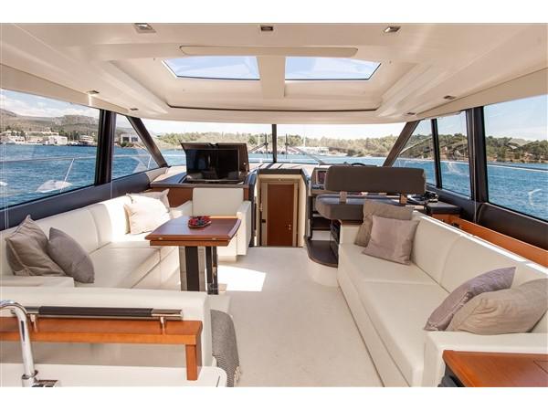 Book yachts online - motorboat - Prestige 550S - Atonika - rent