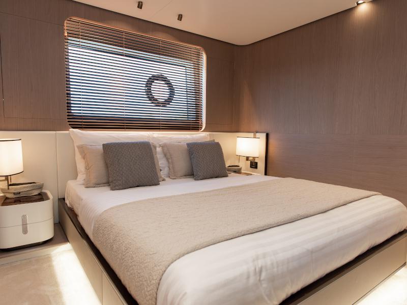 Book yachts online - motorboat - Azimut Grande 27 Metri - Dawo - rent