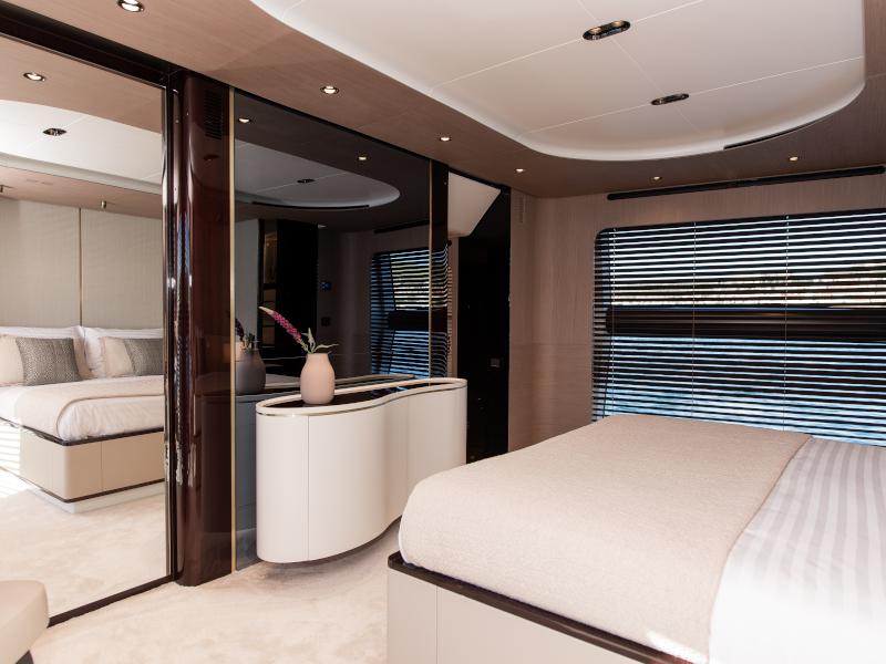 Book yachts online - motorboat - Azimut Grande 27 Metri - Dawo - rent