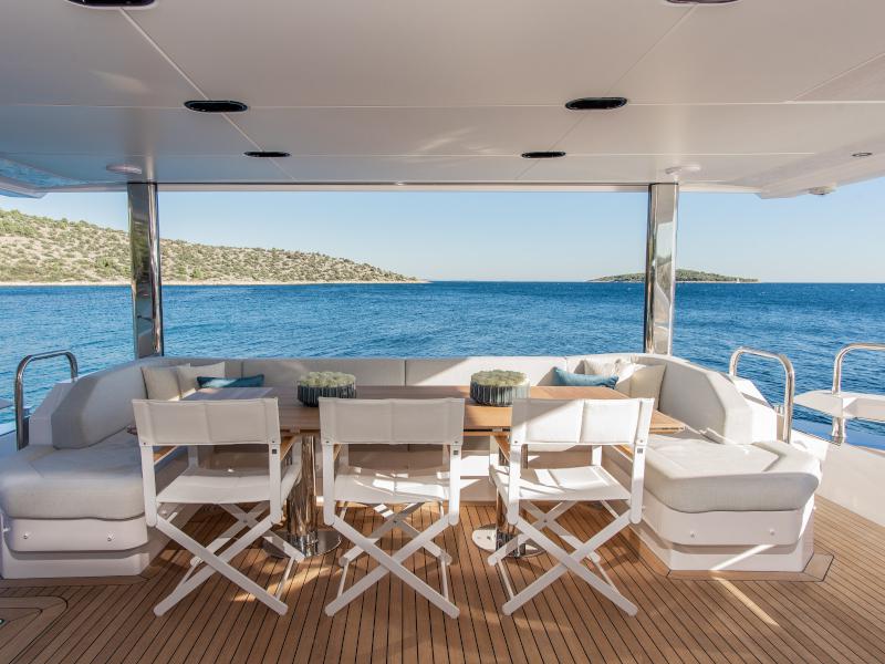 Book yachts online - motorboat - Azimut Grande 27 Metri - Dawo - rent