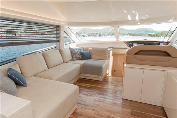 Book yachts online - motorboat - Monte Carlo Yacht 66 - Five Weeks - rent