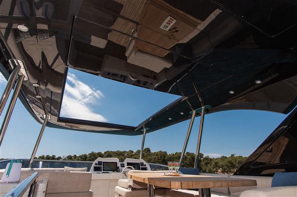 Book yachts online - motorboat - Monte Carlo Yacht 66 - Five Weeks - rent