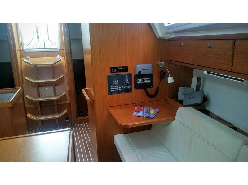Book yachts online - sailboat - Bavaria Cruiser 37 - Konstantinos (B37) - rent