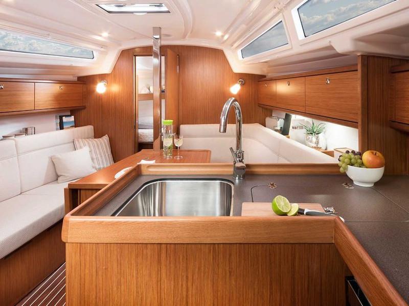 Book yachts online - sailboat - Bavaria 34 Cruiser - Kat34 - rent