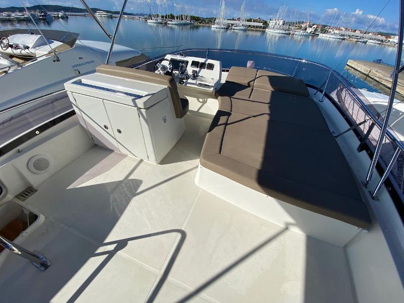 Book yachts online - motorboat - Prestige 550 Fly - Floria - rent