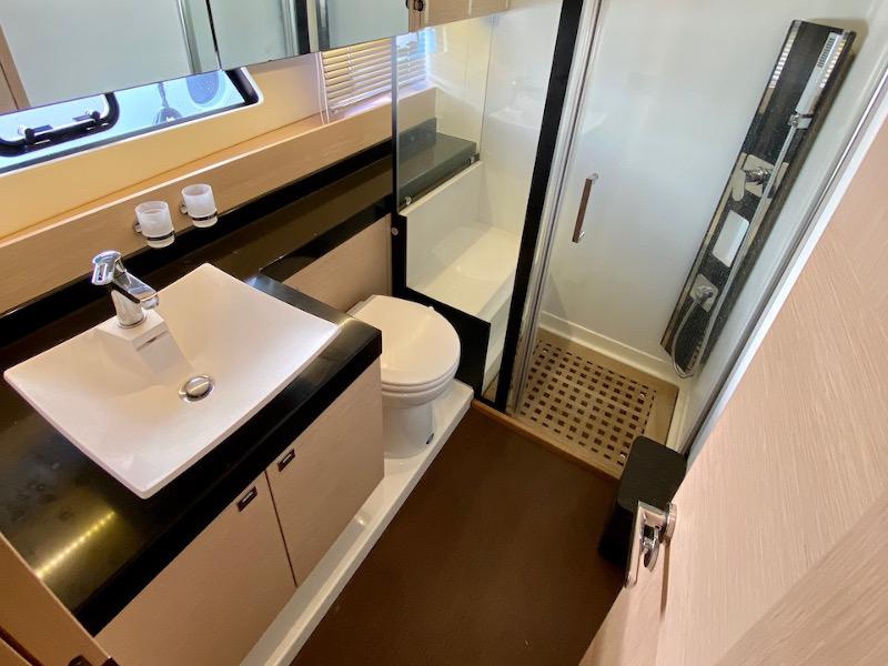 Book yachts online - motorboat - Prestige 550 Fly - Floria - rent