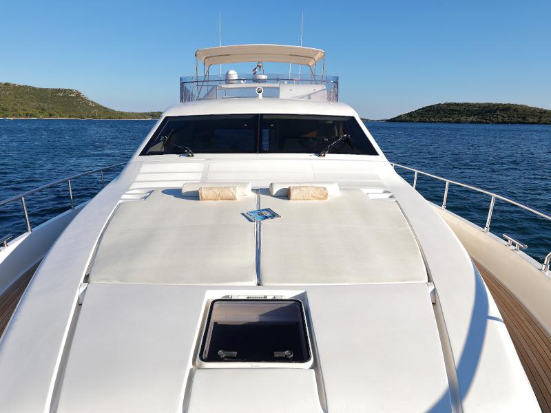 Book yachts online - motorboat - Ferretti 681 - DOMINIQUE - rent