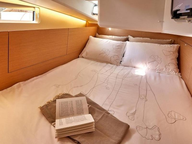 Book yachts online - sailboat - Sun Odyssey 410 - SEA WHISPER - rent