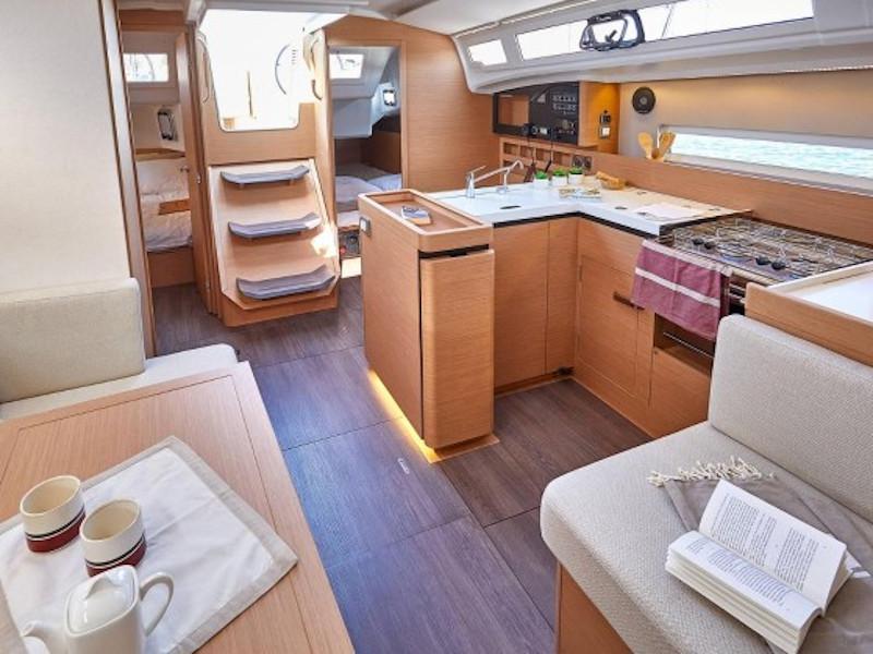 Book yachts online - sailboat - Sun Odyssey 410 - SEA WHISPER - rent