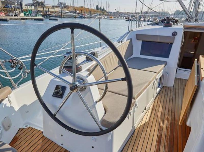 Book yachts online - sailboat - Sun Odyssey 410 - SEA WHISPER - rent